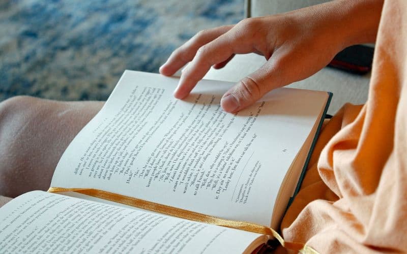 Arti Kata Naif Sebenarnya yang Jarang Diketahui, Bisa Bermakna Positif dan Negatif! Arti Kata Naif Sebenarnya yang Jarang Diketahui, Bisa Bermakna Positif dan Negatif!