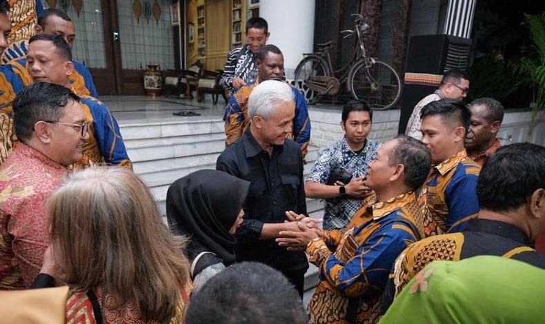 Temui Ganjar, Pemprov Papua Selatan dan Dinsos Luwu Belajar Penanganan Kemiskinan Ekstrem Temui Ganjar, Pemprov Papua Selatan dan Dinsos Luwu Belajar Penanganan Kemiskinan Ekstrem