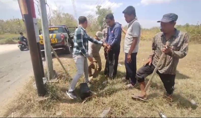 Pencuri Baterai Tower PJU di Bangkalan Babak Belur Dihajar Warga Pencuri Baterai Tower PJU di Bangkalan Babak Belur Dihajar Warga