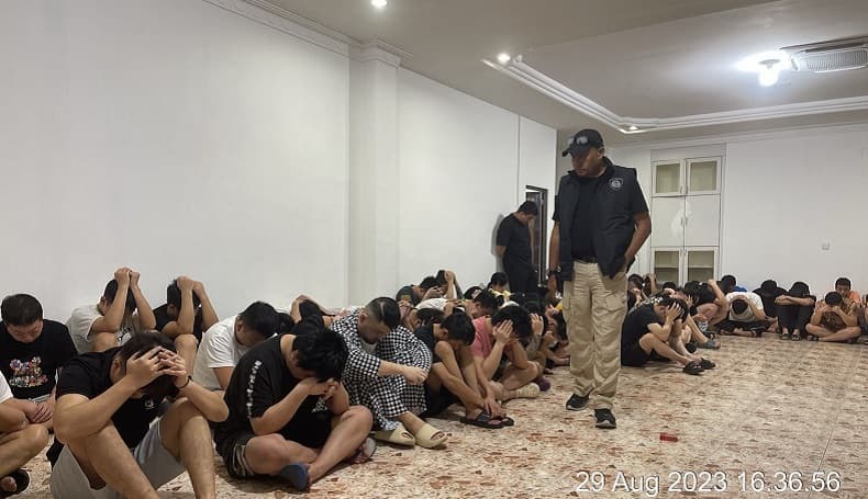 Polri Gandeng Polisi China Tangkap Pelaku Love Scamming di Batam Polri Gandeng Polisi China Tangkap Pelaku Love Scamming di Batam