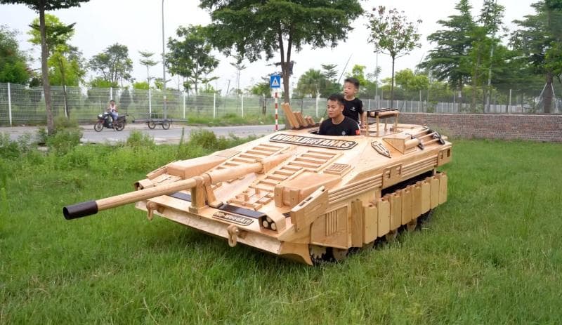 Pria Ini Bikin Tank Tempur dari Kayu Demi Anak, Begini Penampakannya Pria Ini Bikin Tank Tempur dari Kayu Demi Anak, Begini Penampakannya