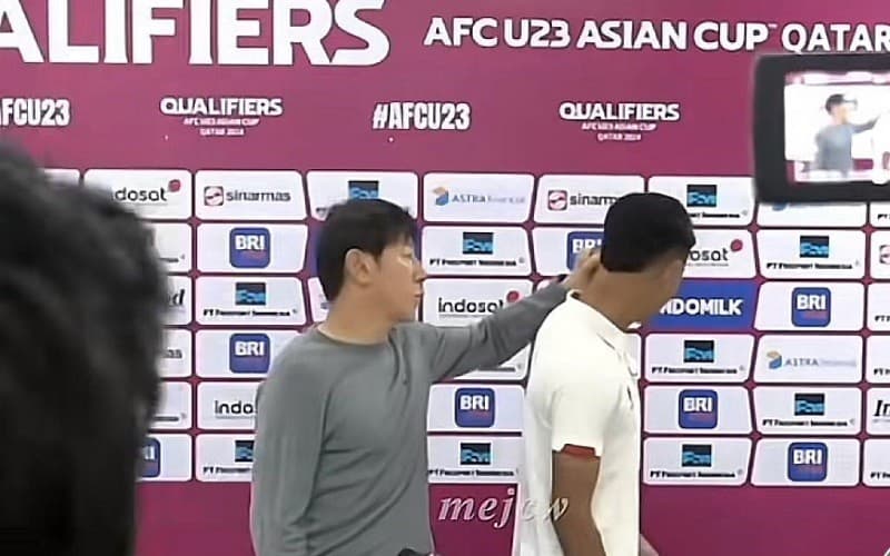 Bikin Ngakak! Momen Marselino Ferdinan Dijewer Shin Tae-yong Bikin Ngakak! Momen Marselino Ferdinan Dijewer Shin Tae-yong