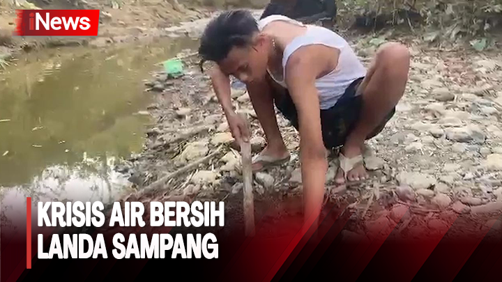 Kemarau Panjang, Warga Sampang Gali Lubang Kecil di Pinggir Sungai Cari Air Bersih Kemarau Panjang, Warga Sampang Gali Lubang Kecil di Pinggir Sungai Cari Air Bersih