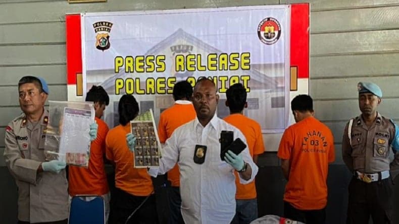 Gelar Judi Togel, 7 Orang di Paniai Ditangkap, 2 di Antaranya Ibu Rumah Tangga Gelar Judi Togel, 7 Orang di Paniai Ditangkap, 2 di Antaranya Ibu Rumah Tangga