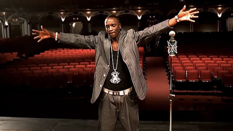 Lirik Lagu Lonely - Akon dan Terjemahan: I Have Nobody for My Own Lirik Lagu Lonely - Akon dan Terjemahan: I Have Nobody for My Own