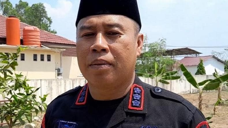 Jambi Gempar, Benda Mirip Granat Ditemukan di Semak-Semak Dekat Permukiman Warga Jambi Gempar, Benda Mirip Granat Ditemukan di Semak-Semak Dekat Permukiman Warga