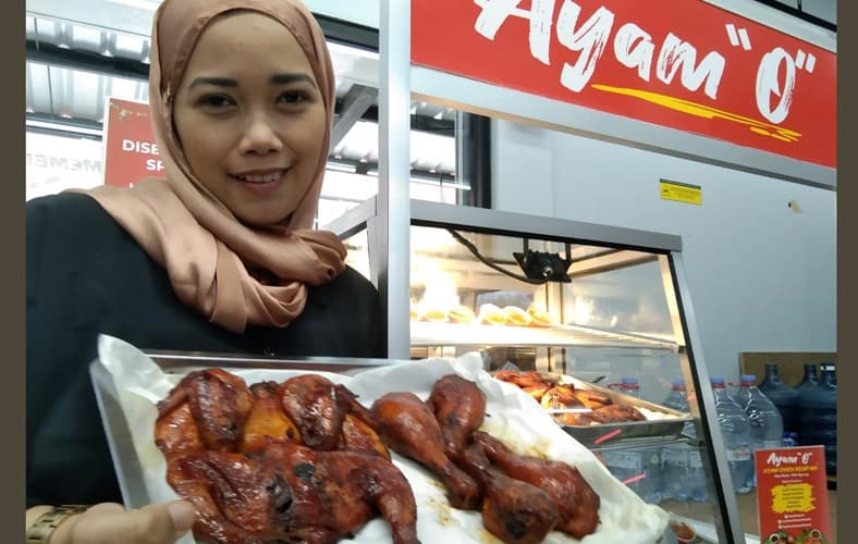 Kisah Oktaviany, Dari Jualan Nasi Bungkus Rp5.000 Kini Sukses Bisnis Ayam Oven Beromzet Jutaan Kisah Oktaviany, Dari Jualan Nasi Bungkus Rp5.000 Kini Sukses Bisnis Ayam Oven Beromzet Jutaan