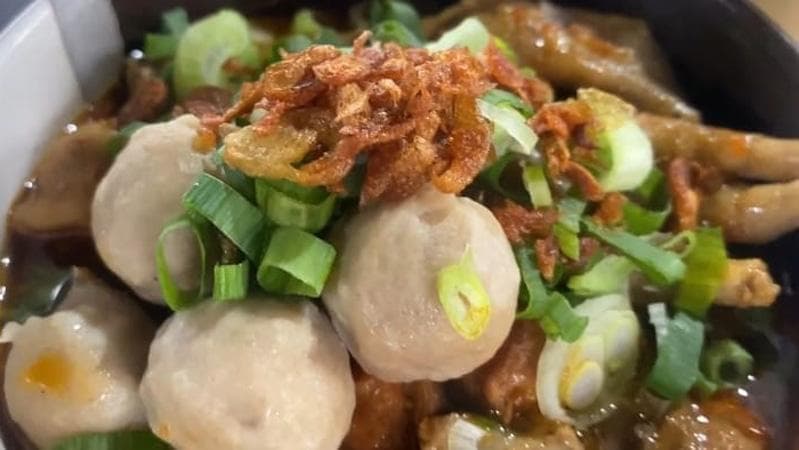 Nikmatnya Mi Ayam Legit Kuah Rica Kental di Banjarnegara, Enak dan Bikin Badan Hangat Nikmatnya Mi Ayam Legit Kuah Rica Kental di Banjarnegara, Enak dan Bikin Badan Hangat