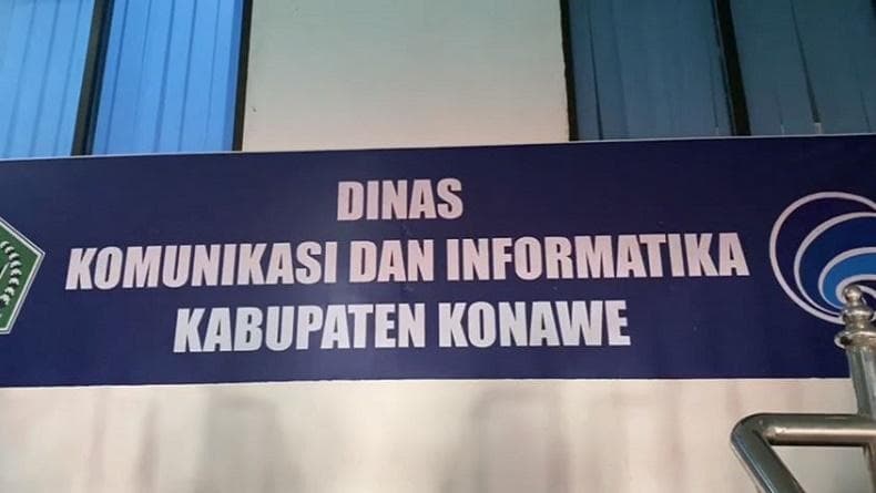 Viral ODGJ Telanjang Bulat Masuk Kantor Kominfo Konawe, Sempat Selfie Pakai Topi Viral ODGJ Telanjang Bulat Masuk Kantor Kominfo Konawe, Sempat Selfie Pakai Topi