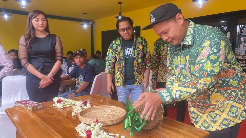 Anak Muda Bandung Gaungkan Durian Lokal agar Jadi Raja di Negeri Sendiri Anak Muda Bandung Gaungkan Durian Lokal agar Jadi Raja di Negeri Sendiri
