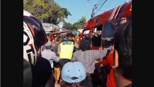Kecelakaan Hari Ini di Situbondo, Truk Tabrak Trailer dan Elf, 4 Orang Tewas