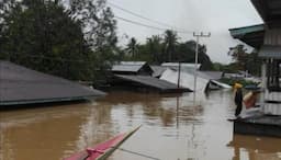 Banjir Kiriman dari Malaysia Rendam 10 Kecamatan di Nunukan, Air Nyaris Setinggi Atap Rumah