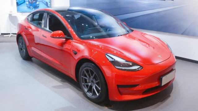 Mau Mobil Listrik Tesla Model 3 Gratis? Begini Caranya