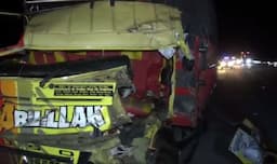 Kecelakaan Hari Ini di Tol Ngawi, Tabrakan Truk 2 Orang Tewas 2 Luka Berat