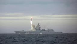 Pertama Kali! Rusia Latihan Tembakkan Rudal dari Laut, Udara dan Darat Serentak