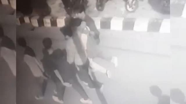 Viral Video Mahasiswa UBL Dikeroyok Rekannya, Dipiting hingga Ditendang