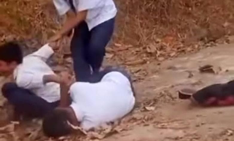 Viral Perundungan Siswa SMP Kembali Terjadi di Cilacap, Polda Jateng: Pelaku Sudah Ditangkap Viral Perundungan Siswa SMP Kembali Terjadi di Cilacap, Polda Jateng: Pelaku Sudah Ditangkap