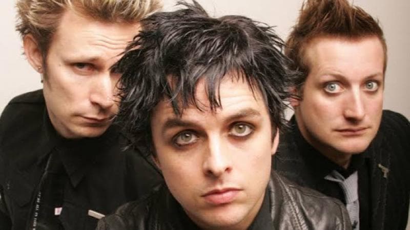Lirik Lagu Wake Me Up When September Ends - Green Day dan Terjemahan, Kisahkan Cinta Mendalam Lirik Lagu Wake Me Up When September Ends - Green Day dan Terjemahan, Kisahkan Cinta Mendalam