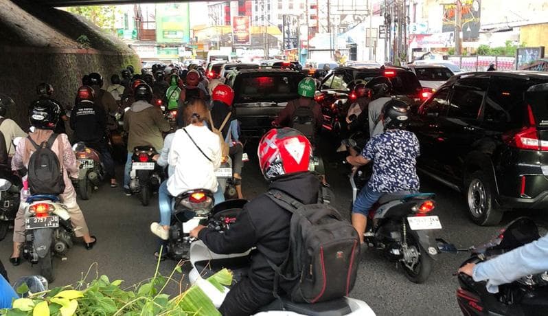 Kawasan Undip Tembalang Semarang Kembali Macet Parah, Ratusan Pengendara Terjebak Kawasan Undip Tembalang Semarang Kembali Macet Parah, Ratusan Pengendara Terjebak