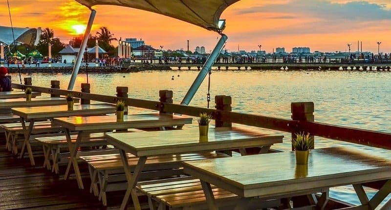15 Tempat Ngedate Jakarta yang Seru, Ada Kafe Unik Punya Suasana Pantai Romantis 15 Tempat Ngedate Jakarta yang Seru, Ada Kafe Unik Punya Suasana Pantai Romantis