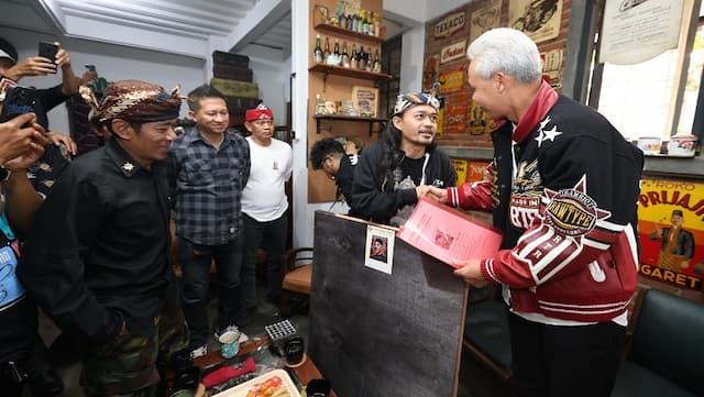 Ganjar Bertemu Seniman Jabar di Bandung, Bahas Seni Budaya agar Mendunia