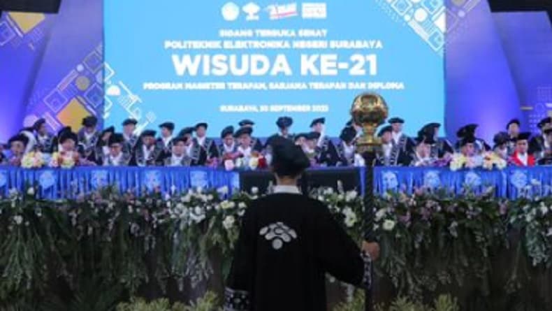 Kisah Inspiratif Anak Buruh Serabutan Jadi Lulusan Terbaik di PENS, Dapat Kerja sebelum Wisuda Kisah Inspiratif Anak Buruh Serabutan Jadi Lulusan Terbaik di PENS, Dapat Kerja sebelum Wisuda