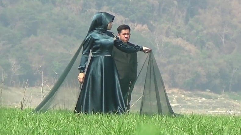 Calon Pengantin di Purwakarta Manfaatkan Waduk Jatiluhur Kering untuk Prewedding Calon Pengantin di Purwakarta Manfaatkan Waduk Jatiluhur Kering untuk Prewedding