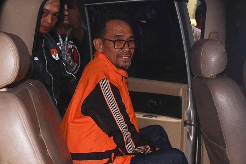 Tersangka Korupsi, Wali Kota Bima M Luthfi Diduga Terima Suap Proyek Rp8,6 Miliar Tersangka Korupsi, Wali Kota Bima M Luthfi Diduga Terima Suap Proyek Rp8,6 Miliar