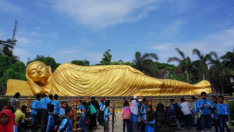 Deretan Vihara Terbesar di Indonesia, Nomor 5 Punya Patung Buddha Berbaring Sepanjang 22 Meter Deretan Vihara Terbesar di Indonesia, Nomor 5 Punya Patung Buddha Berbaring Sepanjang 22 Meter