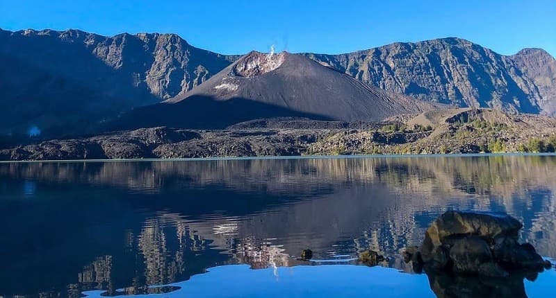 5 Danau Cantik di Indonesia Lokasinya Tersembunyi di Pegunungan, Pernah Singgah? 5 Danau Cantik di Indonesia Lokasinya Tersembunyi di Pegunungan, Pernah Singgah?