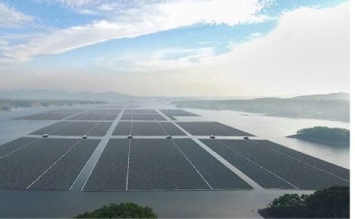 Jokowi Bakal Resmikan PLTS Terapung yang Terbesar se-ASEAN November Ini Jokowi Bakal Resmikan PLTS Terapung yang Terbesar se-ASEAN November Ini