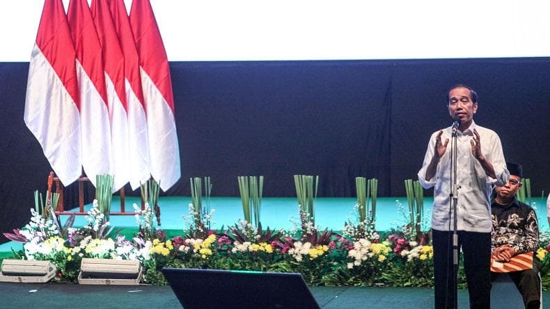 Jokowi Cerita Rumitnya Kelola Indonesia: Orang Nggak Ngerti Lapangan Kelihatan Memudahkan Jokowi Cerita Rumitnya Kelola Indonesia: Orang Nggak Ngerti Lapangan Kelihatan Memudahkan