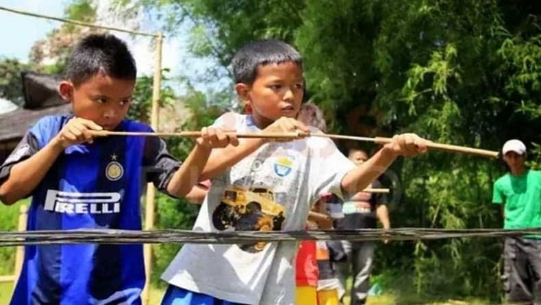 Bebeletokan, Senapan Angin Mainan Anak Tradisional tapi Asyik Bebeletokan, Senapan Angin Mainan Anak Tradisional tapi Asyik