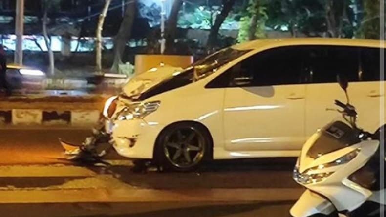 Kecelakaan Maut Mobil Tabrak Motor di Kemayoran Jakpus, 3 Orang Tewas Kecelakaan Maut Mobil Tabrak Motor di Kemayoran Jakpus, 3 Orang Tewas