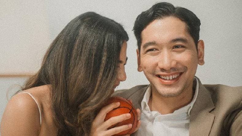 Profil dan Biodata Raka Akmal, Suami Adinda Thomas yang Ternyata Anak Eks Wakapolda Riau Profil dan Biodata Raka Akmal, Suami Adinda Thomas yang Ternyata Anak Eks Wakapolda Riau