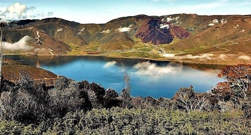 Kampung Unik di Papua, hanya di Desa Kecilnya Bisa Lihat Danau Perempuan dan Laki-Laki Kampung Unik di Papua, hanya di Desa Kecilnya Bisa Lihat Danau Perempuan dan Laki-Laki