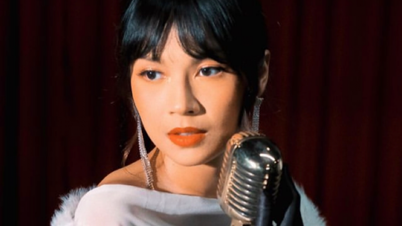 Lirik Lagu Walking Back Home - Vira Talisa dan Terjemahan, Sedihnya Relakan Kepergian Orang Terkasih Lirik Lagu Walking Back Home - Vira Talisa dan Terjemahan, Sedihnya Relakan Kepergian Orang Terkasih