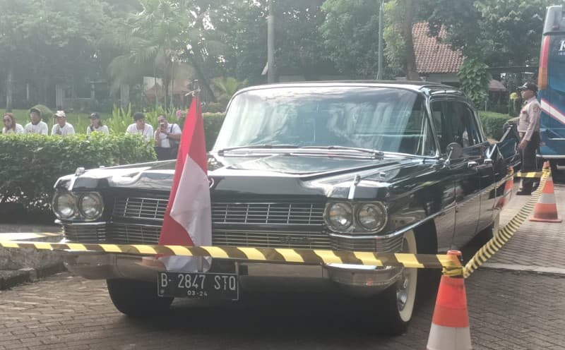 Intip Spesifikasi Cadillac Fleetwood 1964, Mobil Klasik yang Dipakai Ganjar-Mahfud Daftar ke KPU Intip Spesifikasi Cadillac Fleetwood 1964, Mobil Klasik yang Dipakai Ganjar-Mahfud Daftar ke KPU