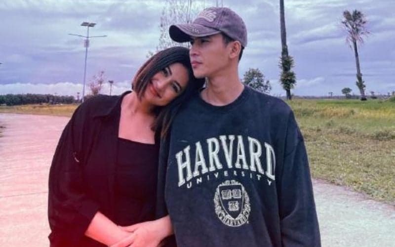 Profil dan Biodata Derry Fransakti, Suami Afifah Riyad yang Kini Jadi Tim YouTuber Ria Ricis Profil dan Biodata Derry Fransakti, Suami Afifah Riyad yang Kini Jadi Tim YouTuber Ria Ricis