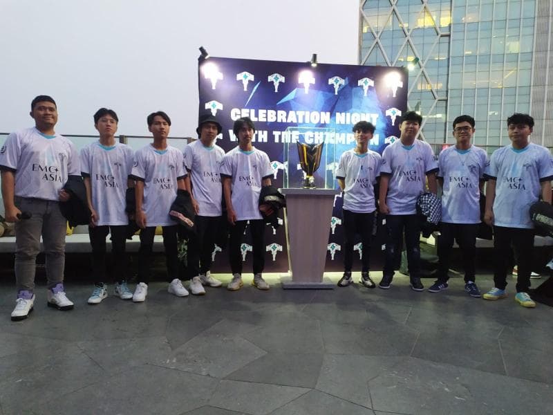 Tim Esport Free Fire Thorrad Diakuisisi EMC Asia, Juara FFML 2023 Siap Terbang Makin Tinggi Tim Esport Free Fire Thorrad Diakuisisi EMC Asia, Juara FFML 2023 Siap Terbang Makin Tinggi