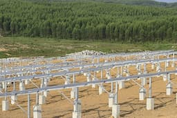 PLN Operasikan PLTS Tahap I Berkapasitas 10 MW di IKN