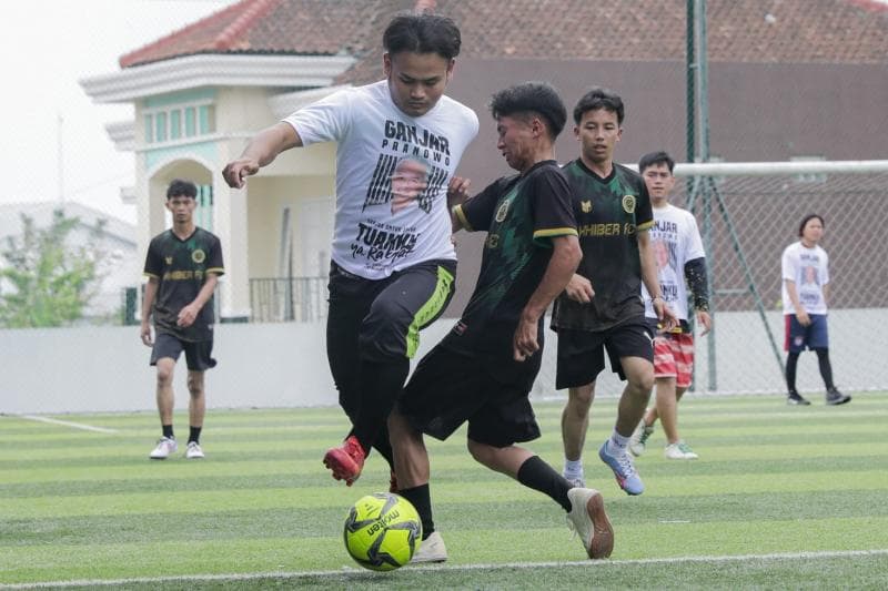 Jaring Pemilih Kaum Muda, Ganjar Muda Padjajaran Bikin Turnamen Mini Soccer di Sukabumi Jaring Pemilih Kaum Muda, Ganjar Muda Padjajaran Bikin Turnamen Mini Soccer di Sukabumi