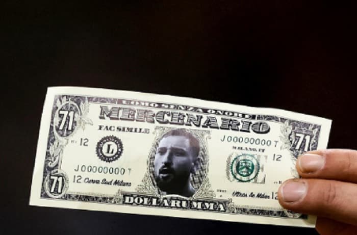 Sadis! Ultras AC Milan Lempari Gianluigi Donnarumma dengan Uang di San Siro Sadis! Ultras AC Milan Lempari Gianluigi Donnarumma dengan Uang di San Siro