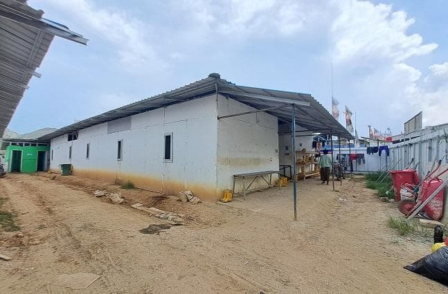 Cerita Tukang Bangunan Proyek IKN yang Hidup di Barak, Bagaimana Rasanya? Cerita Tukang Bangunan Proyek IKN yang Hidup di Barak, Bagaimana Rasanya?