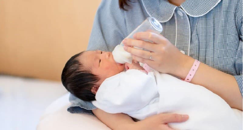 Cara Membuat Susu Formula yang Benar untuk Bayi, Perhatikan Takaran dan Suhu Air Cara Membuat Susu Formula yang Benar untuk Bayi, Perhatikan Takaran dan Suhu Air