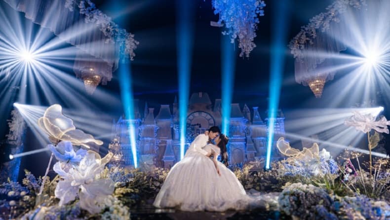 Sosok Pengantin Pria asal Pati Bawa Seserahan Mobil Sport, Seleb TikTok Anak Tunggal Prajurit TNI Sosok Pengantin Pria asal Pati Bawa Seserahan Mobil Sport, Seleb TikTok Anak Tunggal Prajurit TNI