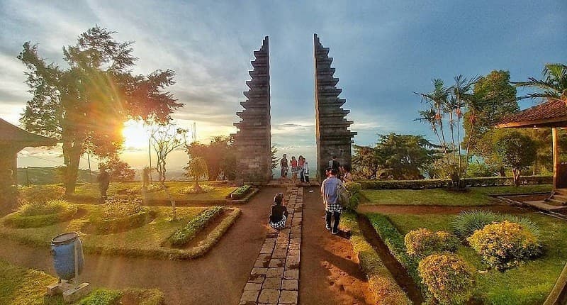 Kampung Unik di Karanganyar Punya Pemandangan Pura Eksotis, Suasananya seperti di Bali Kampung Unik di Karanganyar Punya Pemandangan Pura Eksotis, Suasananya seperti di Bali