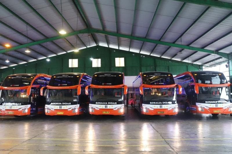 PO Rosalia Indah Rilis 5 Unit Bus Baru, Gagah Pakai Bodi Skylander R22 PO Rosalia Indah Rilis 5 Unit Bus Baru, Gagah Pakai Bodi Skylander R22