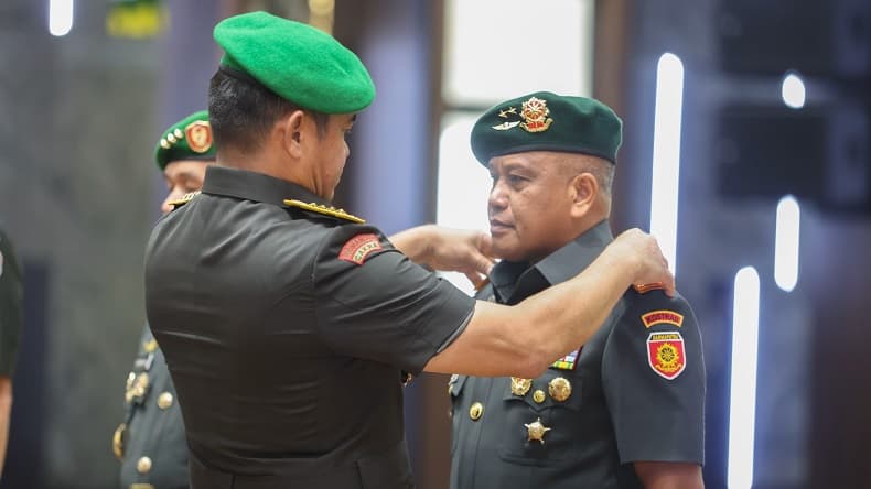 Top! Dapat Keris Pakubuwono di Kandang Menjangan, Prajurit Kopassus Ini Melesat Jadi Pangkostrad Top! Dapat Keris Pakubuwono di Kandang Menjangan, Prajurit Kopassus Ini Melesat Jadi Pangkostrad