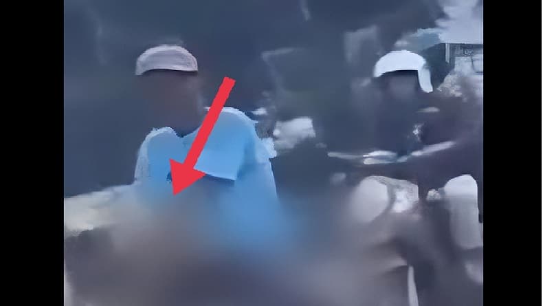 Viral Aksi Pria Masturbasi di Halte Bus Palembang Bikin Panik Warga Viral Aksi Pria Masturbasi di Halte Bus Palembang Bikin Panik Warga